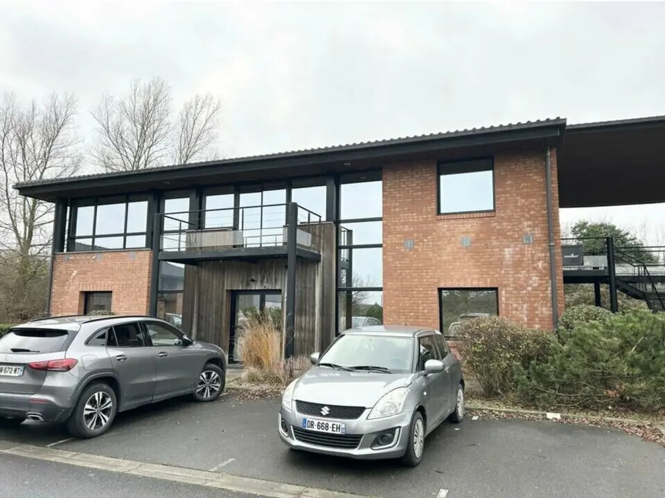 Office in Wambrechies for lease Building Photo- Image 1 of 5