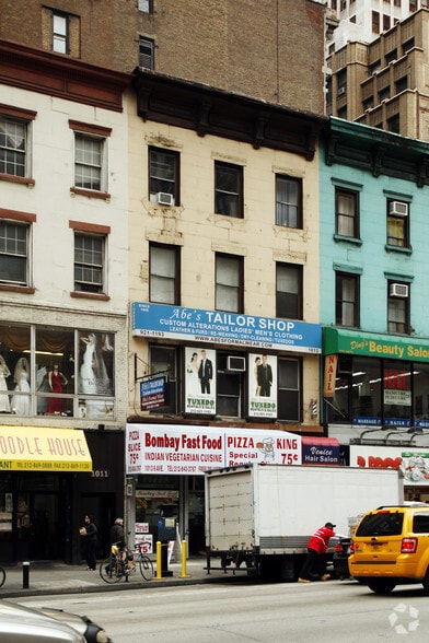 1013 Avenue of the Americas, New York, NY for lease - Building Photo - Image 2 of 4