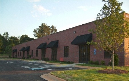 6065 Parkway North Dr, Cumming, GA for lease Building Photo- Image 1 of 9