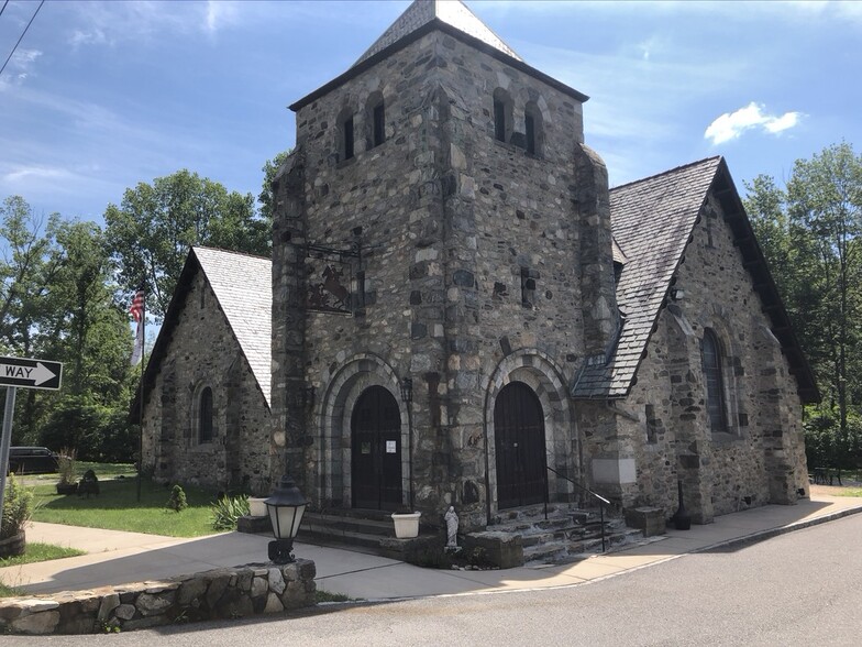 1715 E Main St, Mohegan Lake, NY for sale - Primary Photo - Image 1 of 69