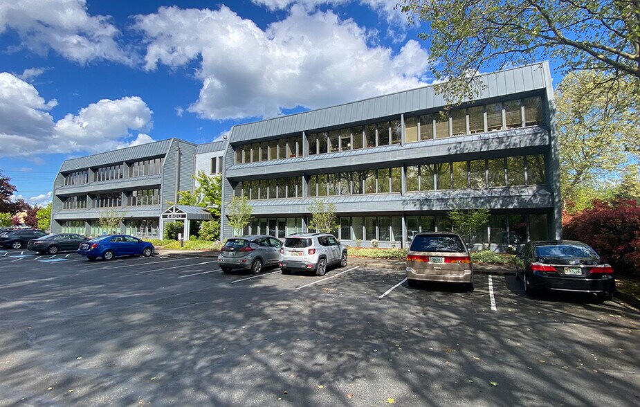 4800 SW Griffith Dr, Beaverton, OR à louer - Photo principale - Image 1 de 6