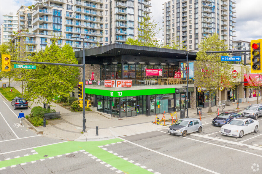 150-180 Esplanade W, North Vancouver, BC for lease - Primary Photo - Image 2 of 2