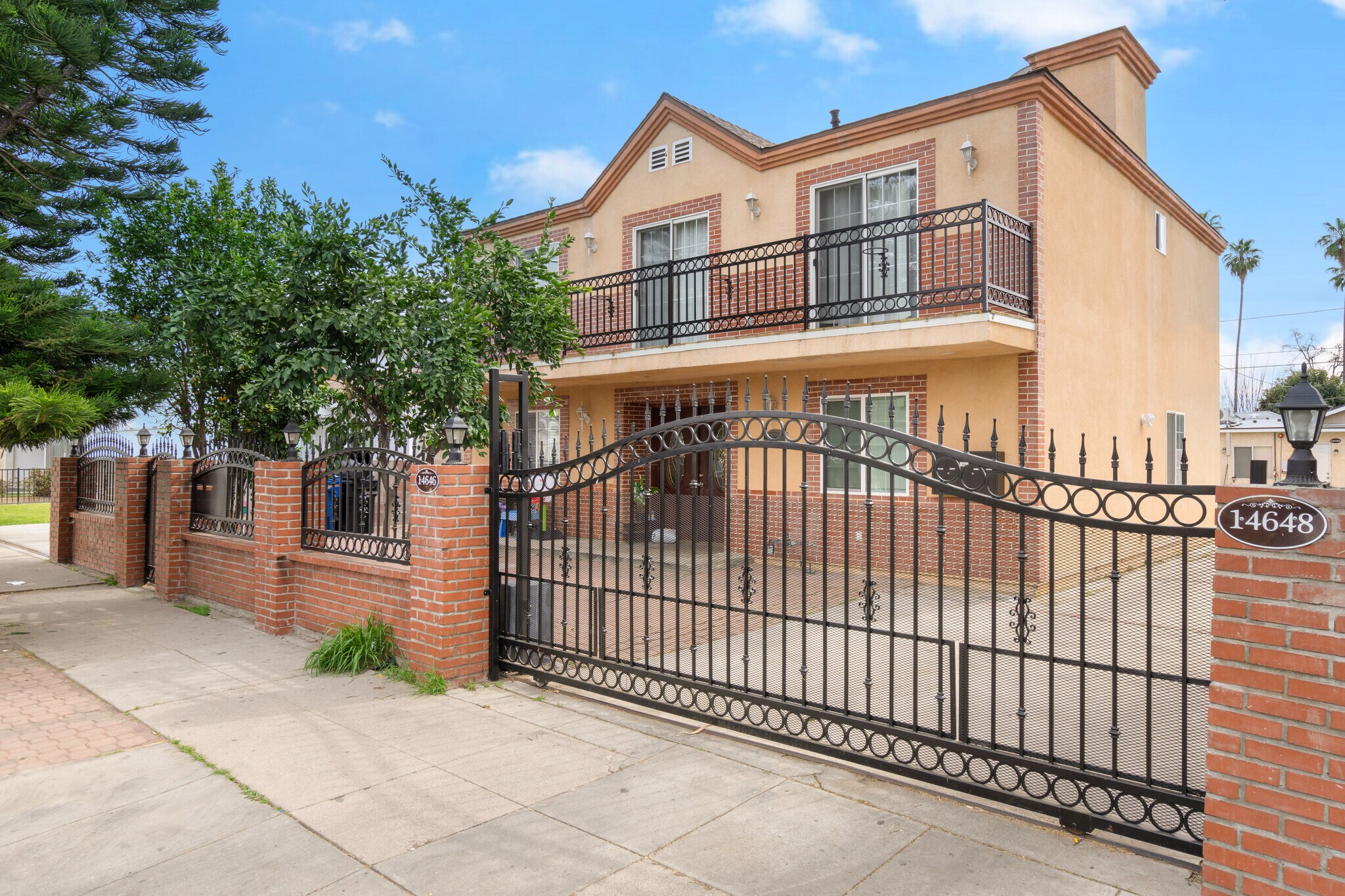 14646 Kittridge St, Van Nuys, CA à vendre Photo principale- Image 1 de 22