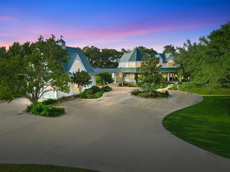 1007 FM 390 E, Brenham, TX à vendre - Photo du bâtiment - Image 2 de 47