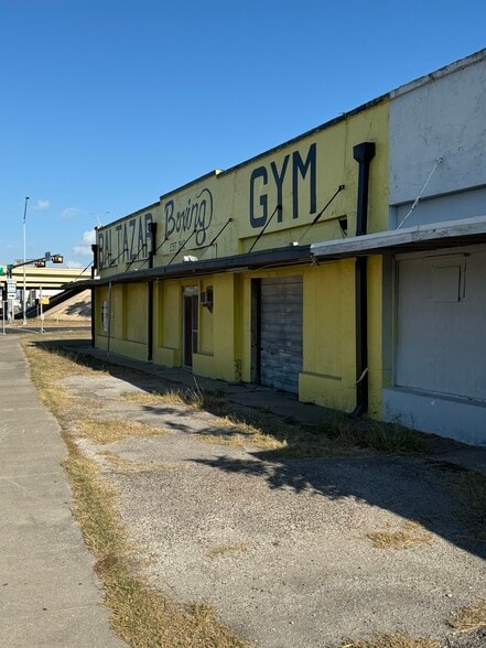 1402 19th, Corpus Christi, TX for sale - Building Photo - Image 3 of 9