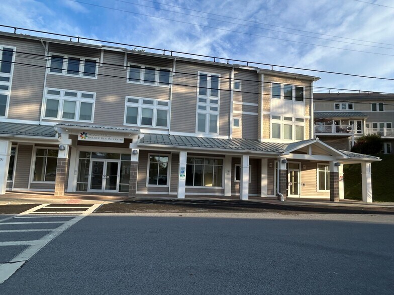 Van Wagner Place, Poughkeepsie, NY à louer - Photo principale - Image 1 de 15