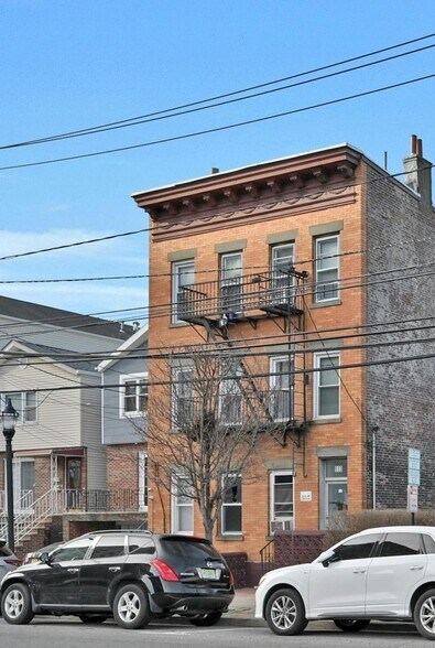 513 Central Ave, Union City, NJ à vendre - Photo du bâtiment - Image 2 de 6