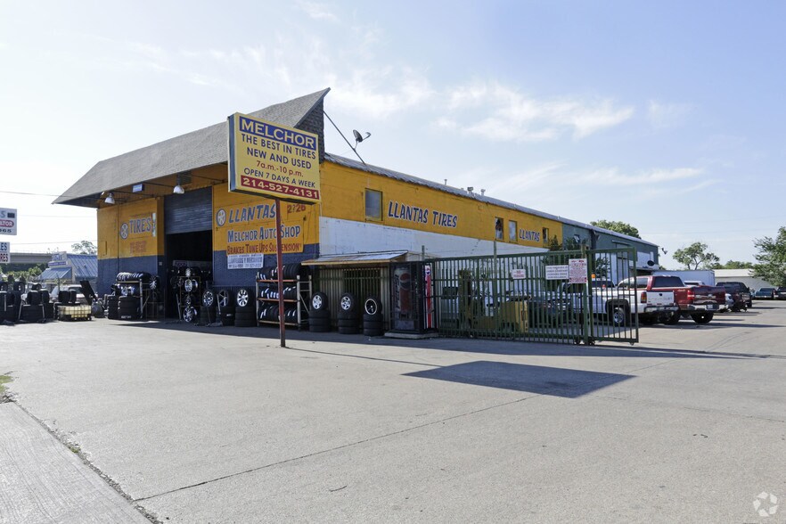 2726 Lombardy Ln, Dallas, TX à vendre - Photo du bâtiment - Image 2 de 7