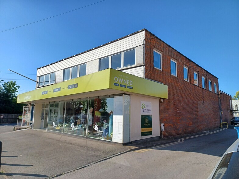 23 Woodside Rd, Amersham à louer - Photo du bâtiment - Image 2 de 3