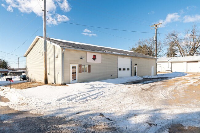 More details for 110 FS Dr, Viroqua, WI - Retail for Sale