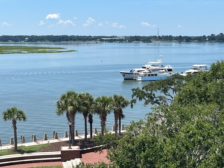 916 Bay St, Beaufort, SC à vendre - Photo du bâtiment - Image 2 de 77