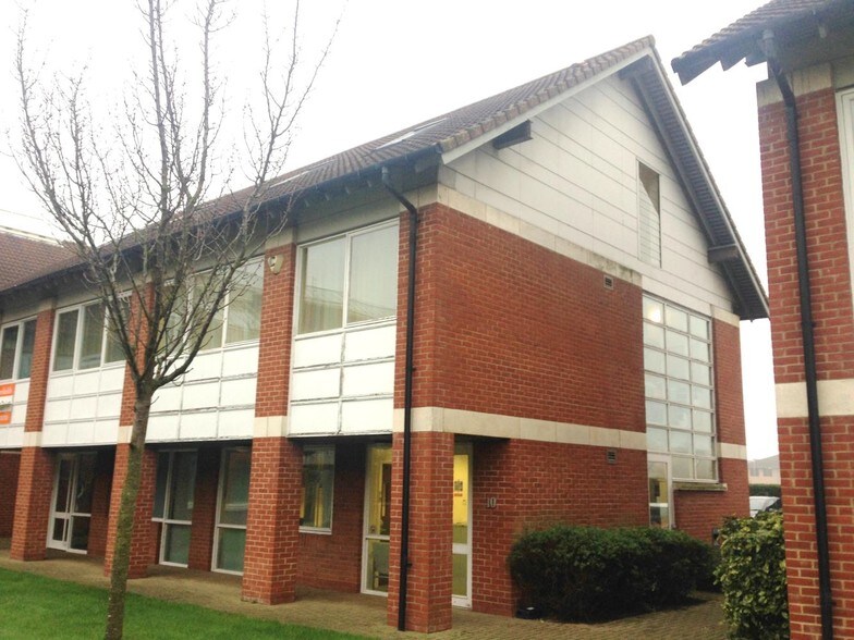 Willie Snaith Rd, Newmarket à louer - Photo du bâtiment - Image 3 de 3