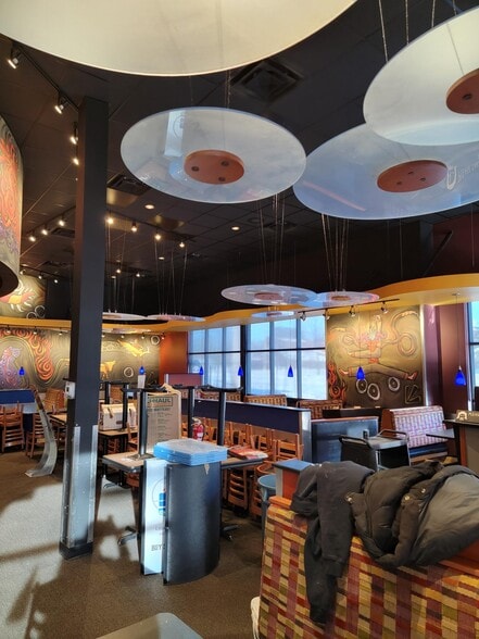 2712-2751 S Columbia Rd, Grand Forks, ND à louer - Photo du bâtiment - Image 2 de 10