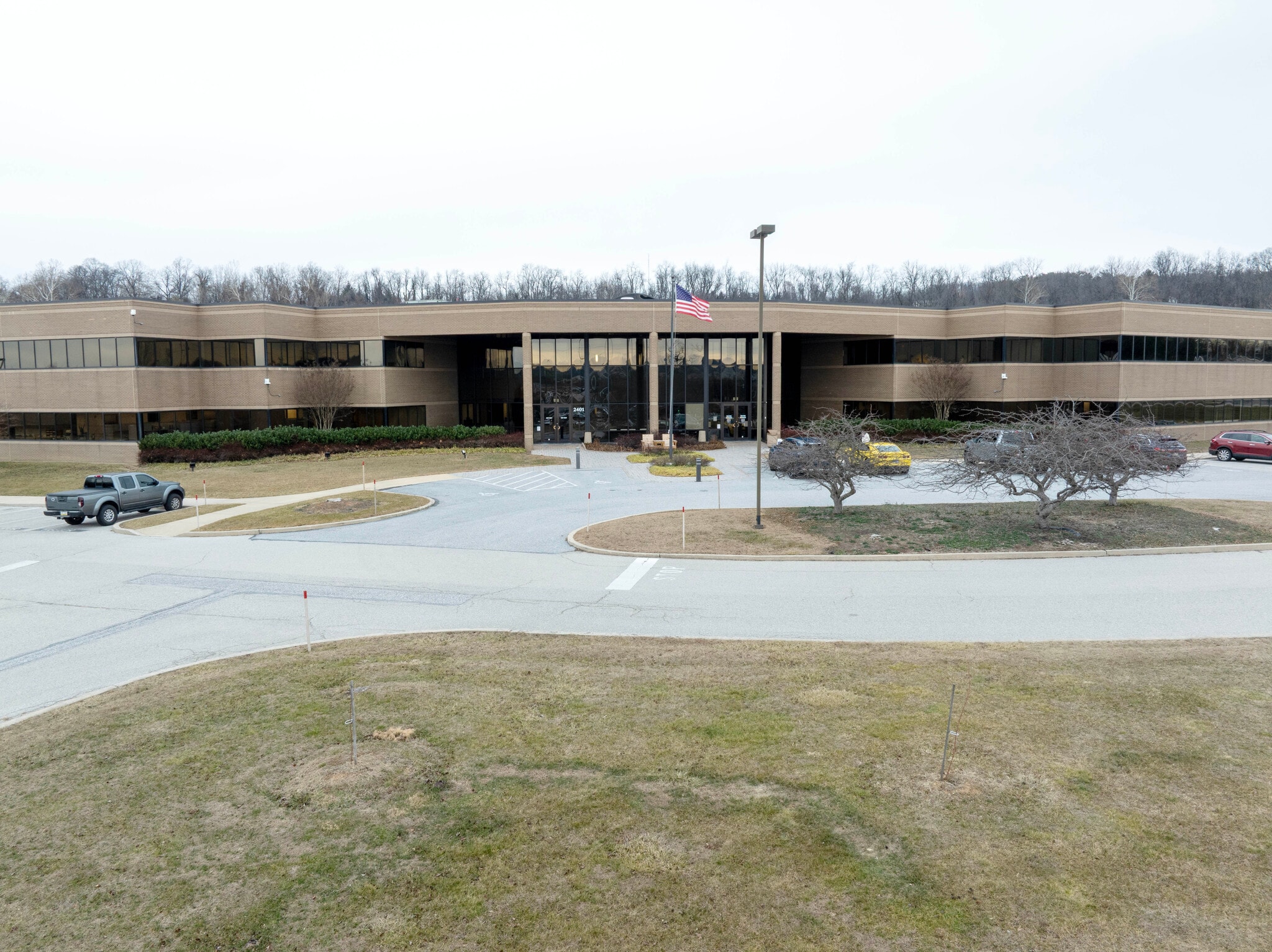 2401 Pleasant Valley Rd, York, PA for lease Building Photo- Image 1 of 13