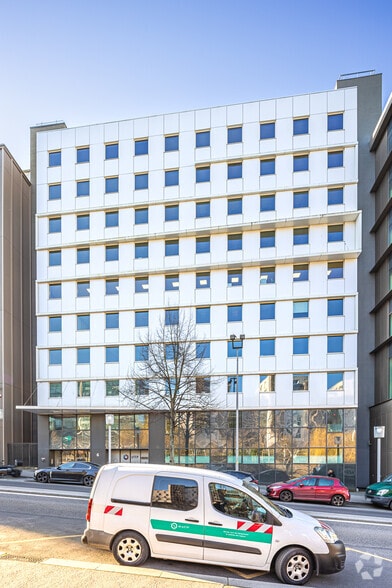 6 Boulevard De Pesaro, Nanterre for lease - Building Photo - Image 2 of 2