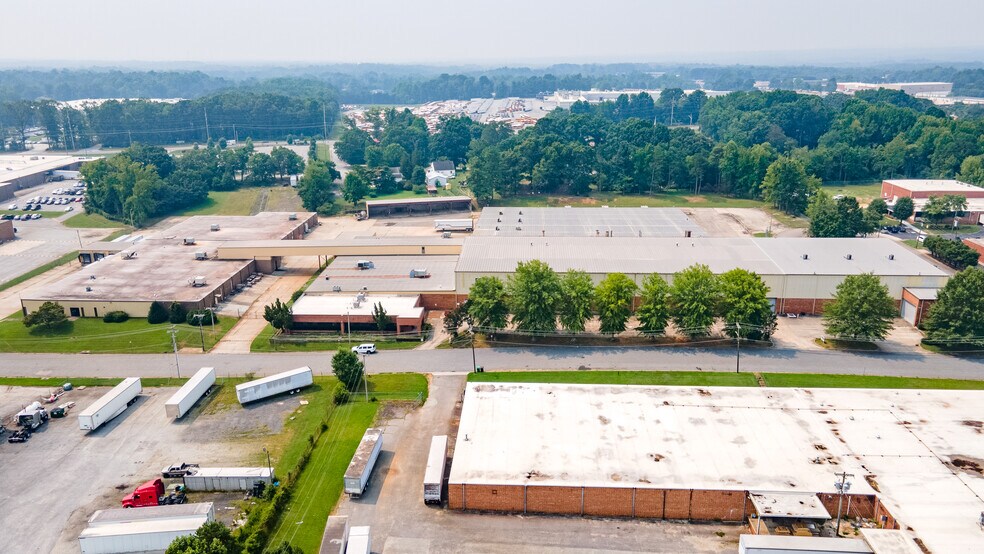 315 Kettering Rd, High Point, NC à louer - Photo du bâtiment - Image 2 de 10