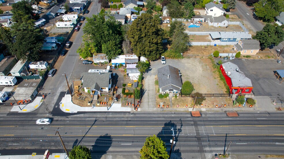 8137 SE Henderson Ave, Portland, OR à vendre - Photo du bâtiment - Image 3 de 8