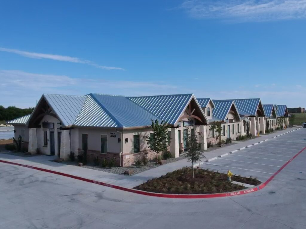 4645 Avon Ln, Frisco, TX à louer Photo principale- Image 1 de 7