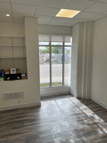 10416 81st Ave NW, Edmonton, AB for lease - Interior Photo - Image 3 of 16