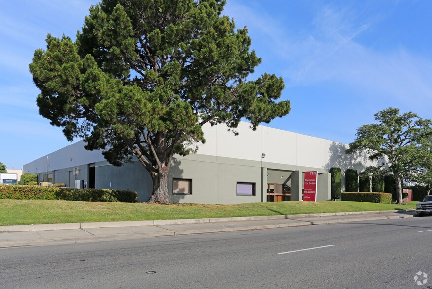 2031-2039 American Ave, Hayward, CA à louer - Photo du bâtiment - Image 2 de 5