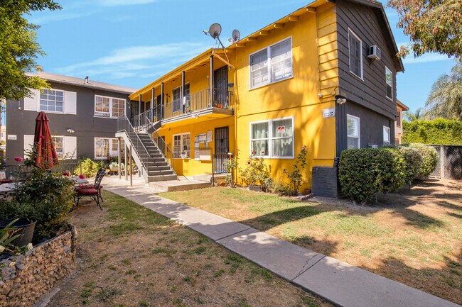 Plus de détails pour 20542 Hartland St, Winnetka, CA - Multi-résidentiel à vendre