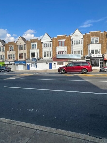 4513 N Broad St, Philadelphia, PA for lease - Building Photo - Image 3 of 9