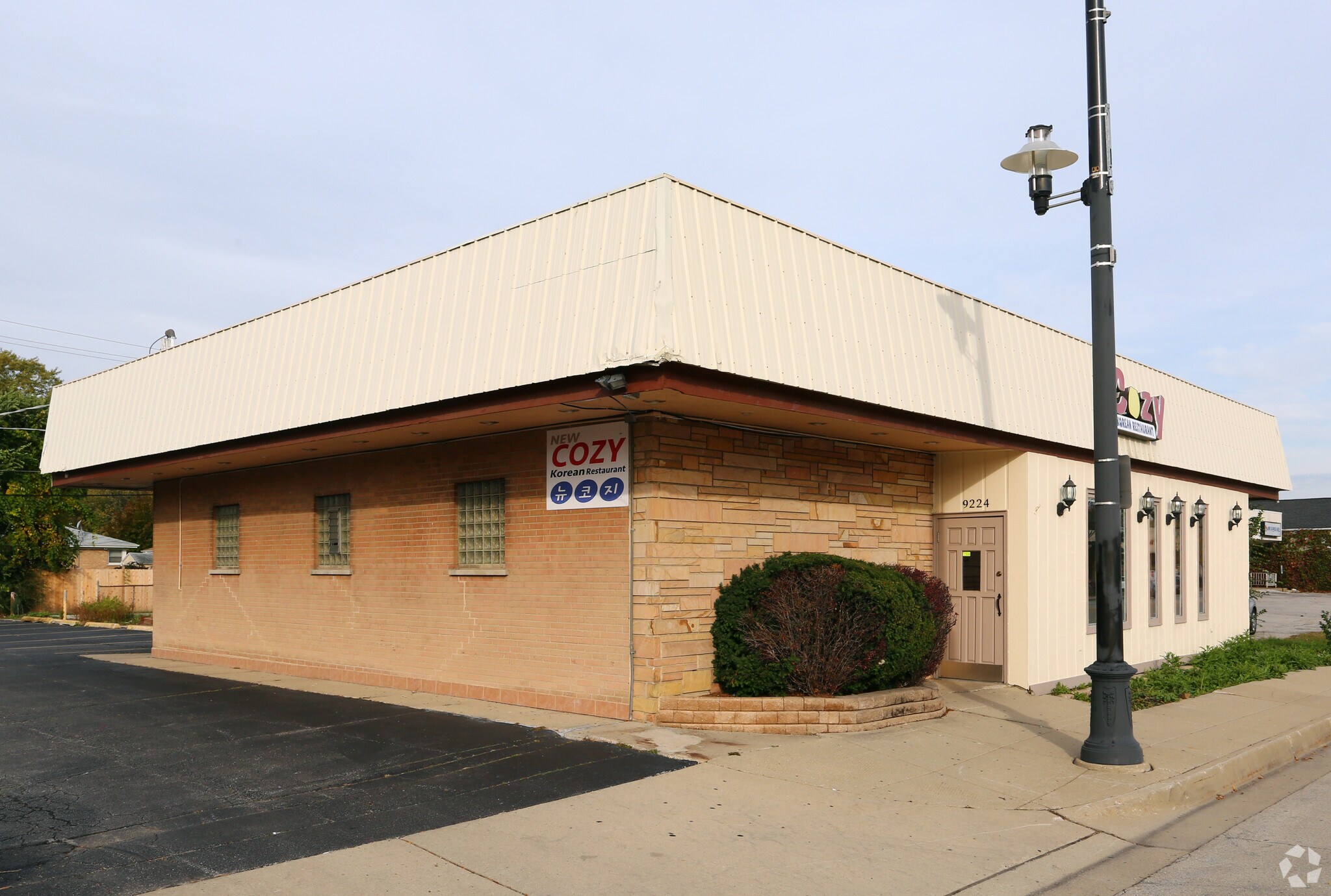 9224 N Waukegan Rd, Morton Grove, IL for lease Primary Photo- Image 1 of 9