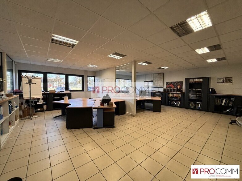Flex in Gellainville for lease - Building Photo - Image 2 of 8