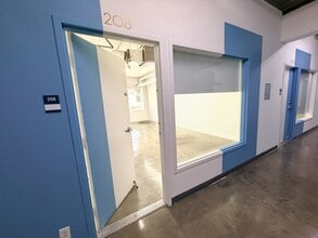 210 E Olympic Blvd, Los Angeles, CA à louer Photo intérieure- Image 1 de 5