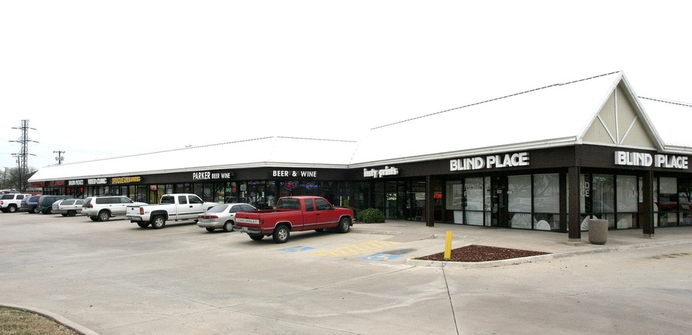 601 W Parker Rd, Plano, TX for lease - Primary Photo - Image 1 of 3