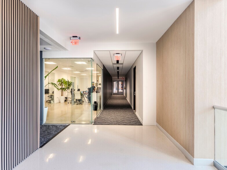 555 Washington Ave, Miami Beach, FL à louer - Photo du bâtiment - Image 3 de 35