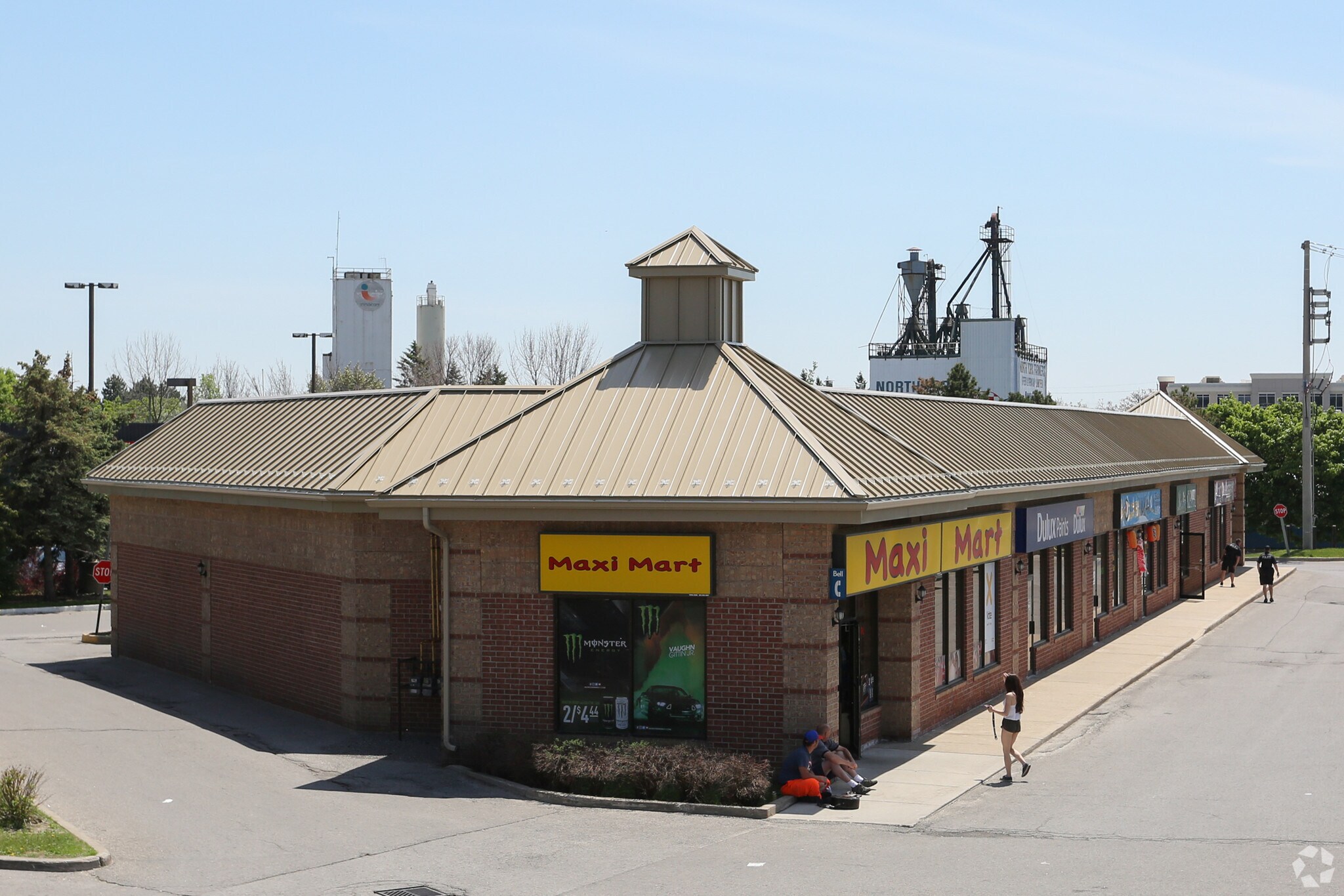 1100 Davis Dr, Newmarket, ON for sale Primary Photo- Image 1 of 1