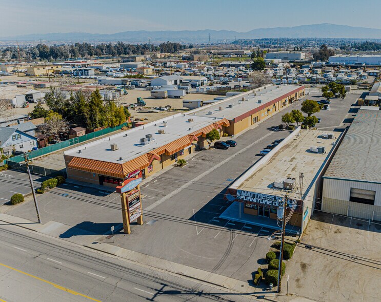 3624 Buck Owens Blvd, Bakersfield, CA à louer - Photo du bâtiment - Image 1 de 10
