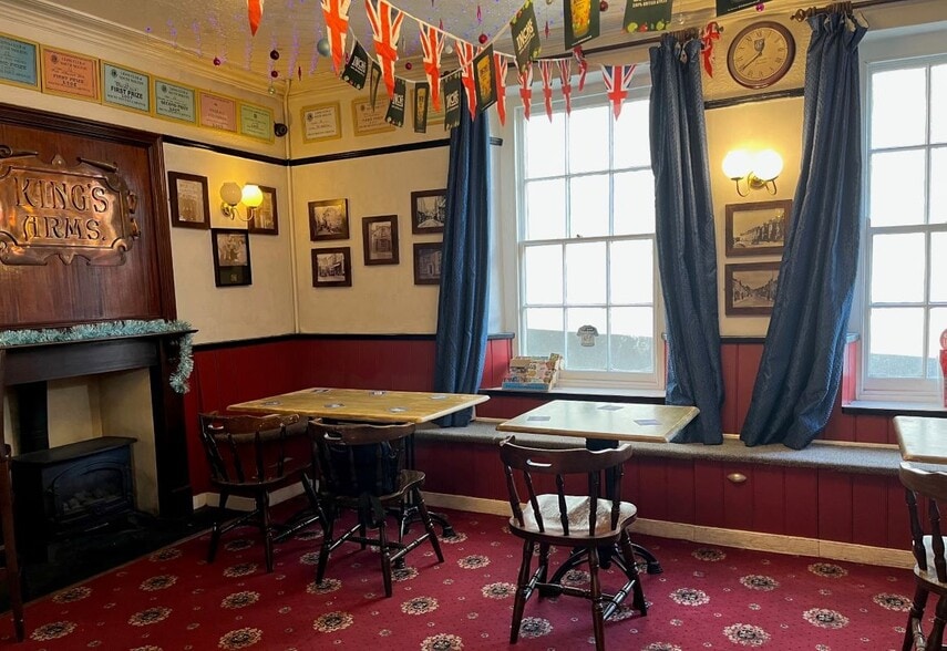 East Lancashire Rd, South Molton for sale - Interior Photo - Image 3 of 7