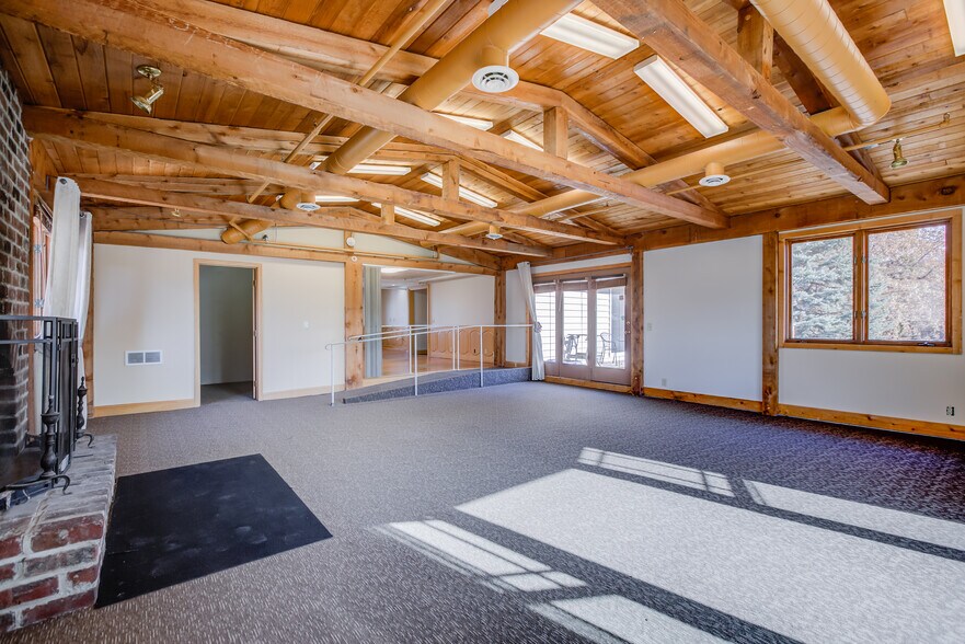 1708 Meadowview Dr, Eagan, MN à louer - Photo du bâtiment - Image 1 de 14