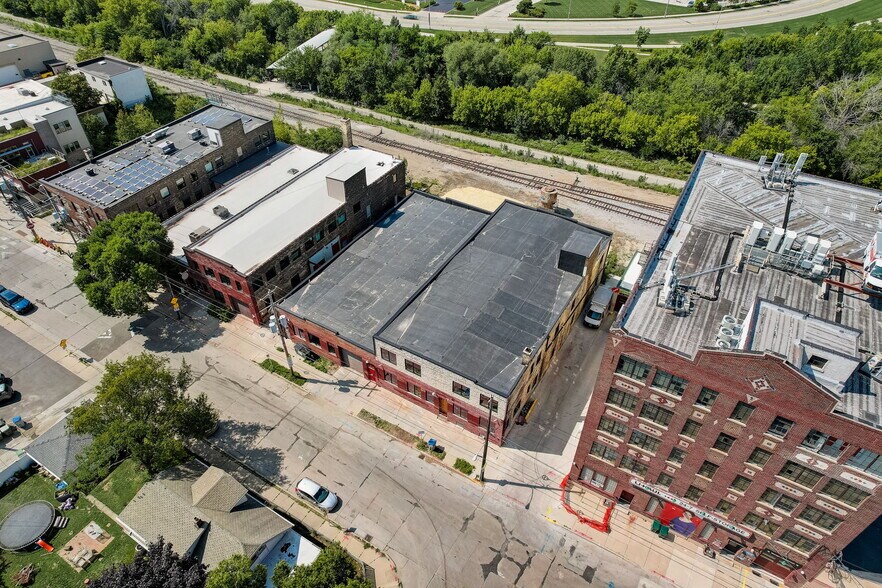 3600 W Pierce St, Milwaukee, WI à louer - Photo du bâtiment - Image 3 de 8