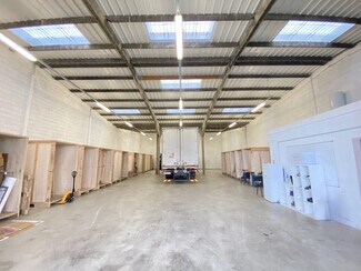 Plus de détails pour 9 Avenue Du Maréchal De Lattre De Tassigny, Meyzieu - Flex à vendre