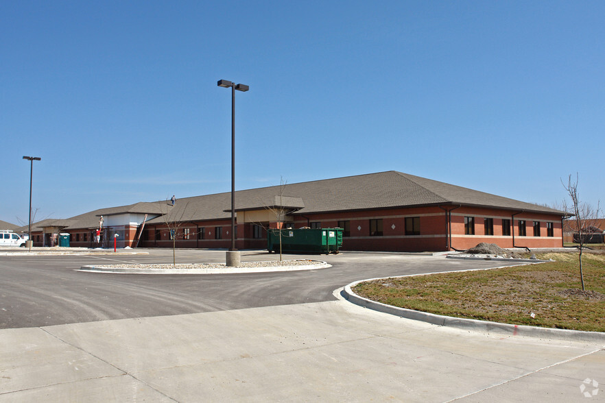 604 Pierce Blvd, O'Fallon, IL for lease - Building Photo - Image 3 of 13