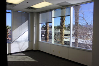 2501 N Green Valley Pky, Henderson, NV for lease Building Photo- Image 2 of 5