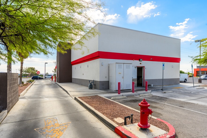 3477 S Durango Dr, Las Vegas, NV à louer - Photo du bâtiment - Image 3 de 10