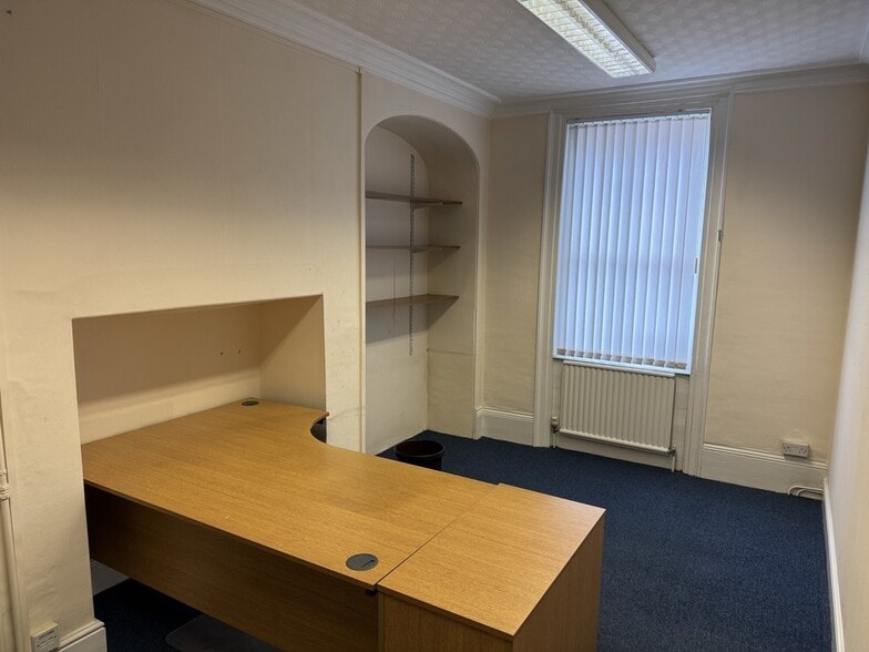 York Row, Wisbech portfolio of 2 properties for sale on LoopNet.ca - Interior Photo - Image 3 of 14