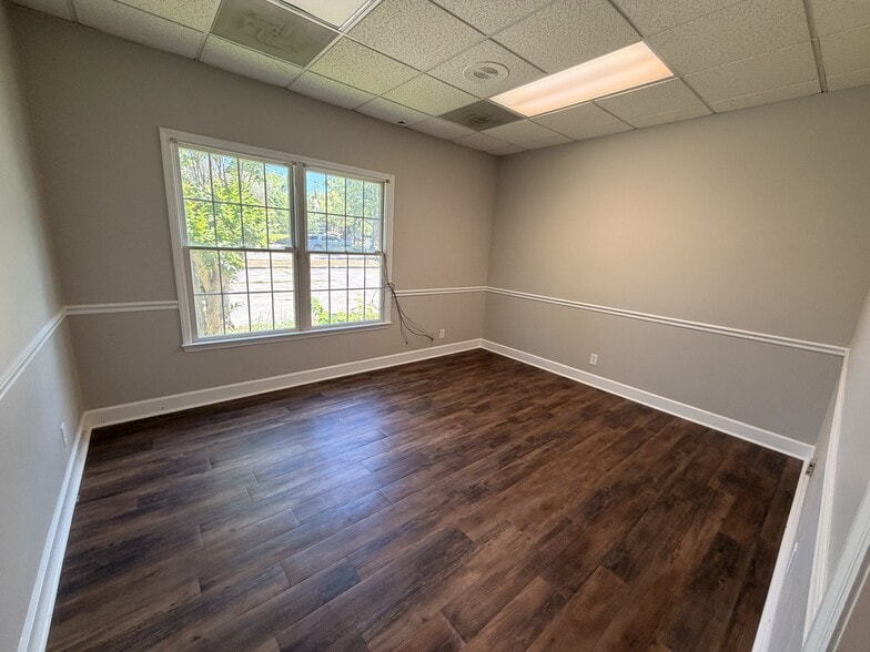 2632 Mitcham Dr, Tallahassee, FL for lease - Building Photo - Image 3 of 7