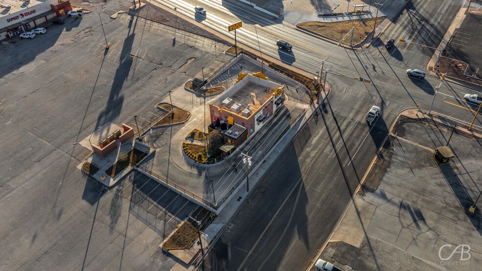 3000 College Ave, Snyder, TX for sale - Building Photo - Image 2 of 15