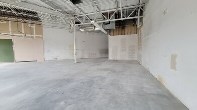 13470 Cedar Rd, University Heights, OH à louer Photo du bâtiment- Image 2 de 7