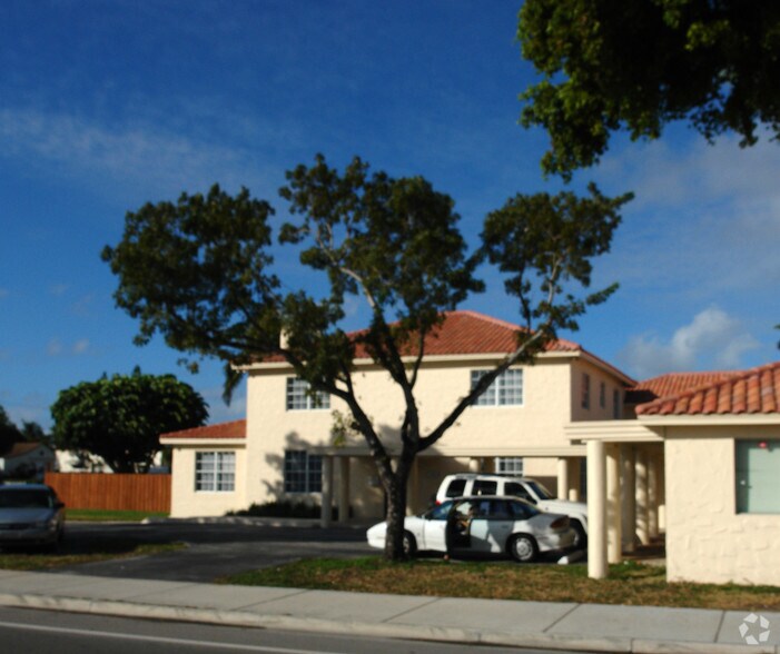 1040 S Federal Hwy, Hollywood, FL à vendre - Photo du bâtiment - Image 3 de 7