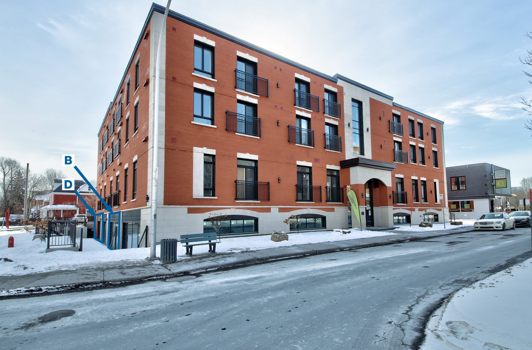 450-460 Rue Saint-Charles O, Longueuil, QC à louer Photo du b timent- Image 1 de 6