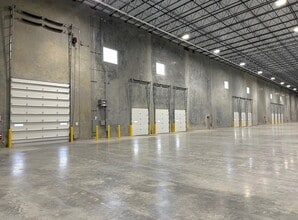 1122 S Foster Rd, San Antonio, TX for lease Interior Photo- Image 2 of 3