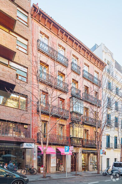 Multifamily in Madrid, Madrid for sale - Building Photo - Image 1 of 2