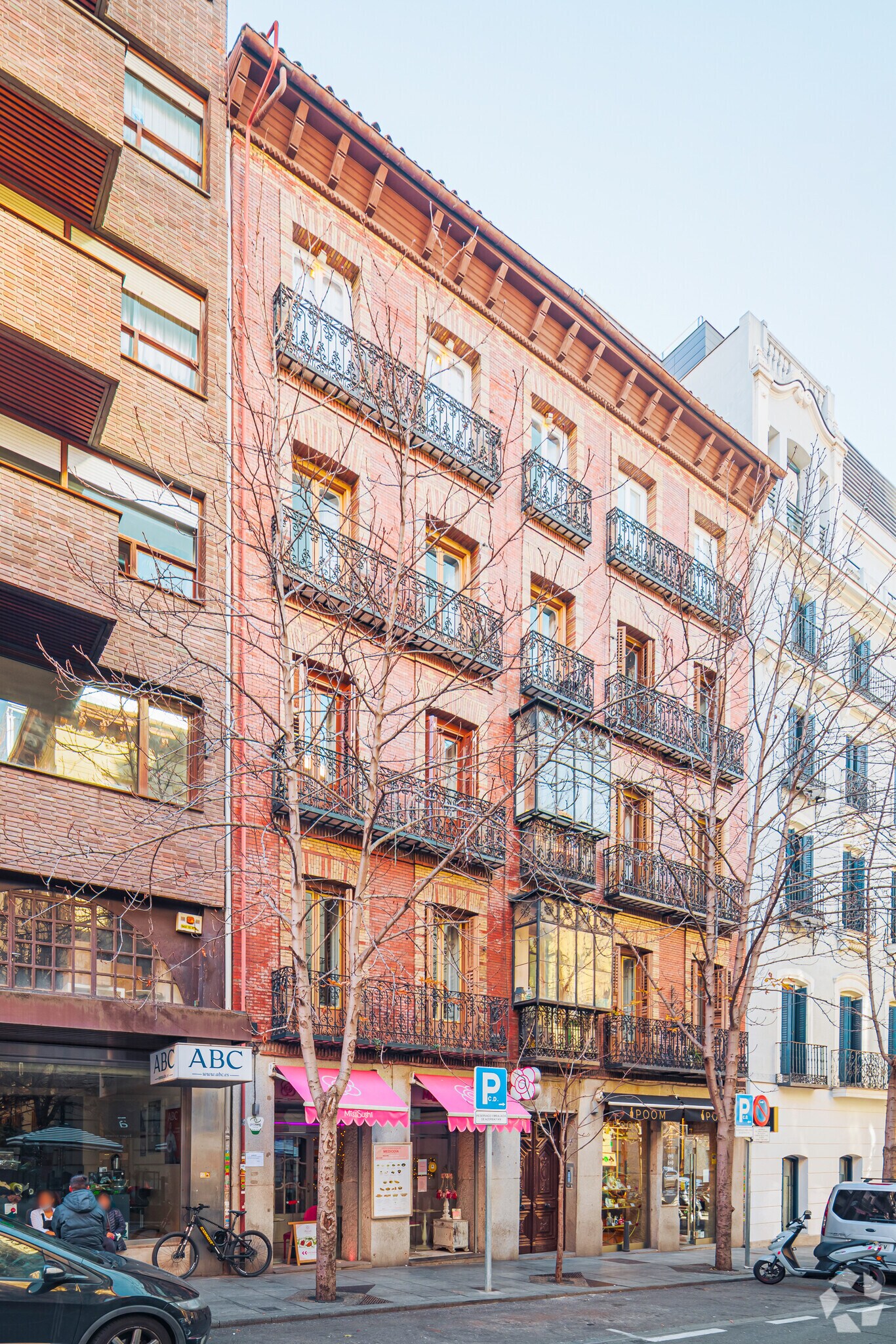 Immeuble residentiel dans Madrid, Madrid à vendre Photo du bâtiment- Image 1 de 3