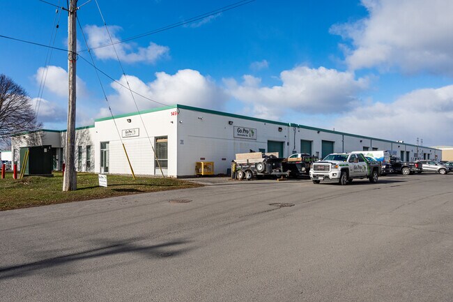 Plus de détails pour 149 Bentley Ave, Ottawa, ON - Industriel à louer